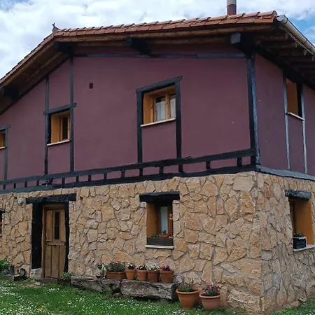 La Casa De Enmedio * San Vicente del Valle