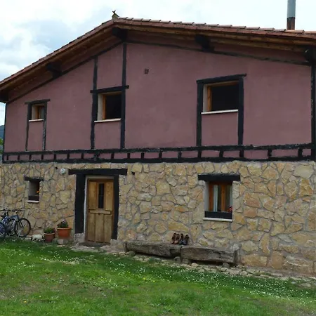 La Casa De Enmedio