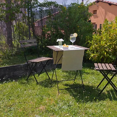 La Casa De Enmedio *